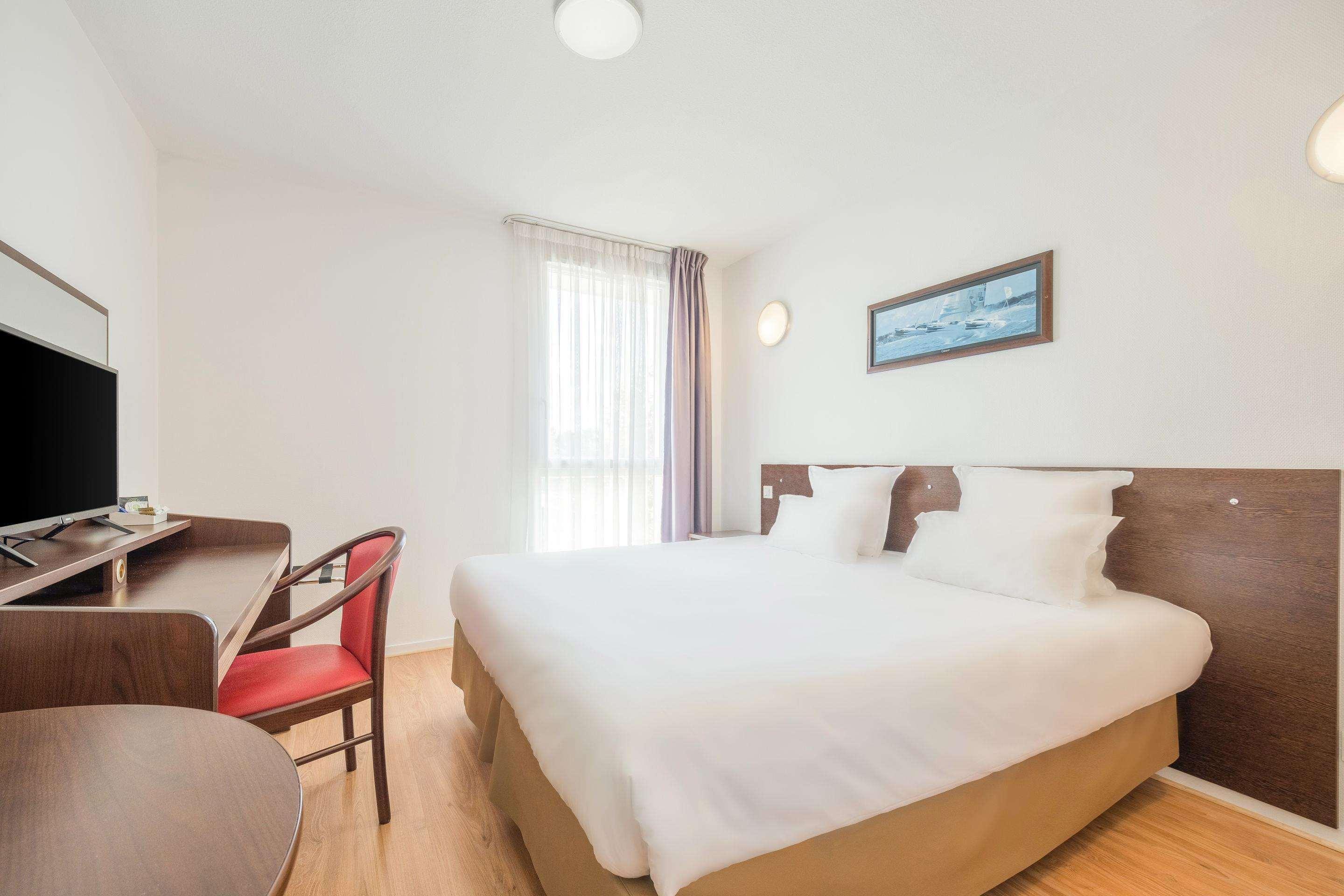 Comfort Suites Pau Idron Exterior foto