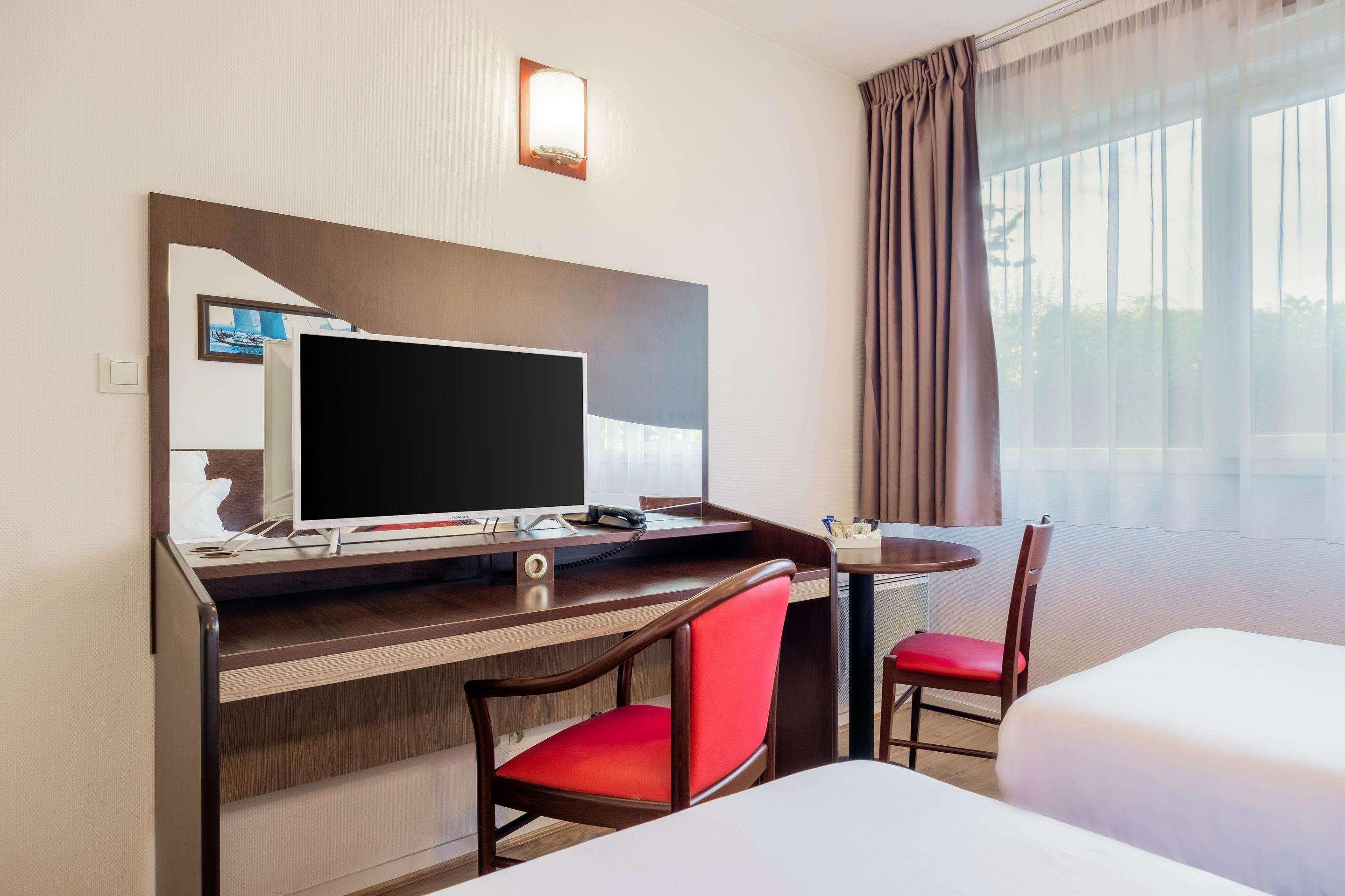 Comfort Suites Pau Idron Exterior foto