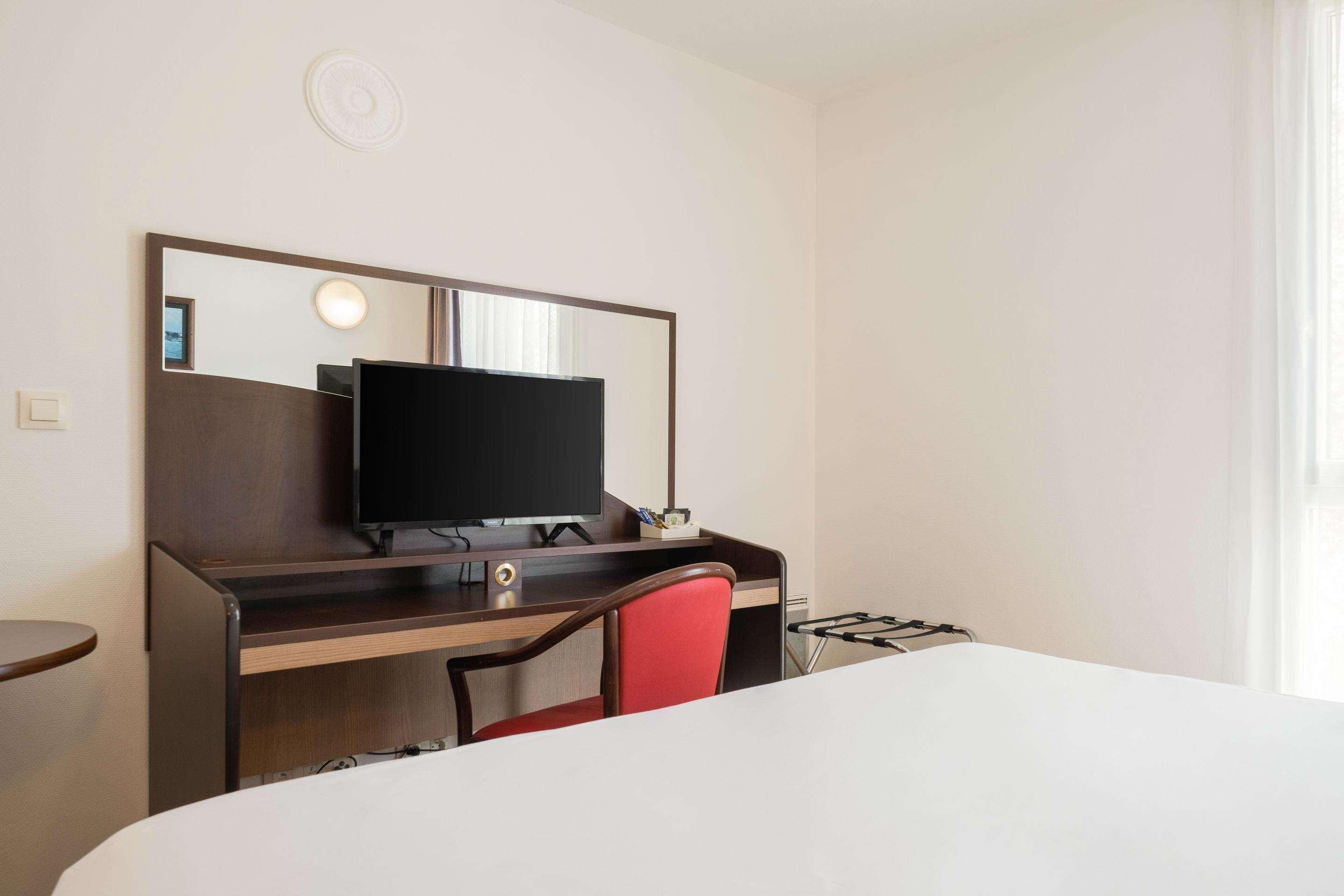 Comfort Suites Pau Idron Exterior foto