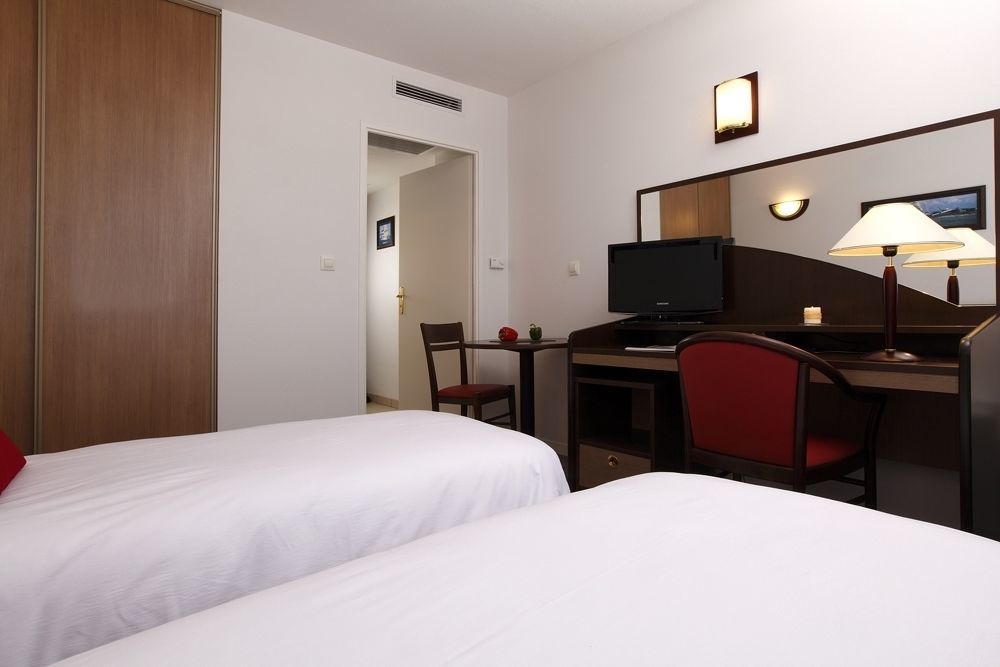 Comfort Suites Pau Idron Exterior foto